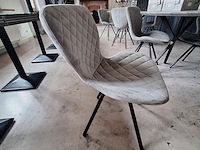 Lot 53 - ronde tafel met 4 stoelen - afbeelding 4 van  5