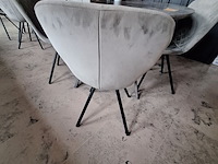 Lot 53 - ronde tafel met 4 stoelen - afbeelding 5 van  5