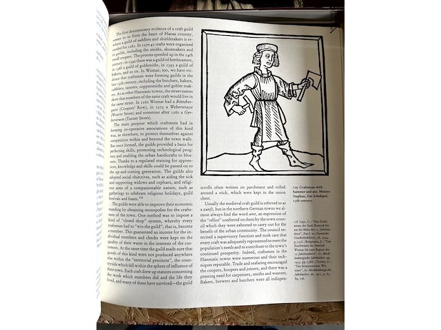Lot 53 - the hansa en la sculpture en bourgogne 2 boeken - afbeelding 3 van  9