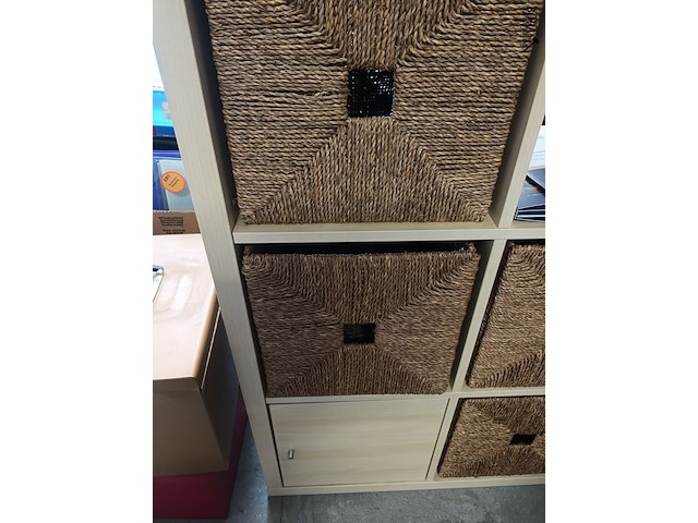 Lot 53 - vakkenkast - afbeelding 2 van  4