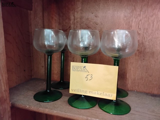 Lot 53 - vintage luminarc wijnglazen - afbeelding 1 van  1
