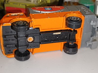 Lot 53 - vrachtwagens en autocars op schaal. 24 stuks - afbeelding 10 van  10