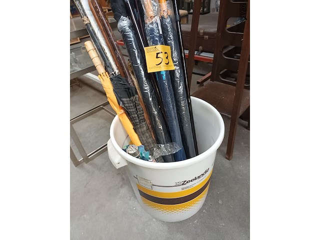 Lot 53 - wandelstokken en paraplu’s. 20 stuks - afbeelding 3 van  4