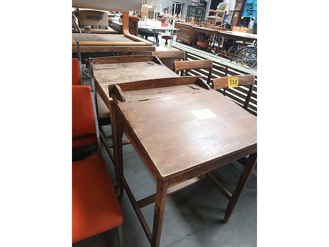 Lot 532 - schoolbankje torck. 2 stuks - afbeelding 1 van  6