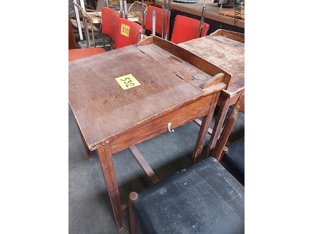 Lot 532 - schoolbankje torck. 2 stuks - afbeelding 2 van  6
