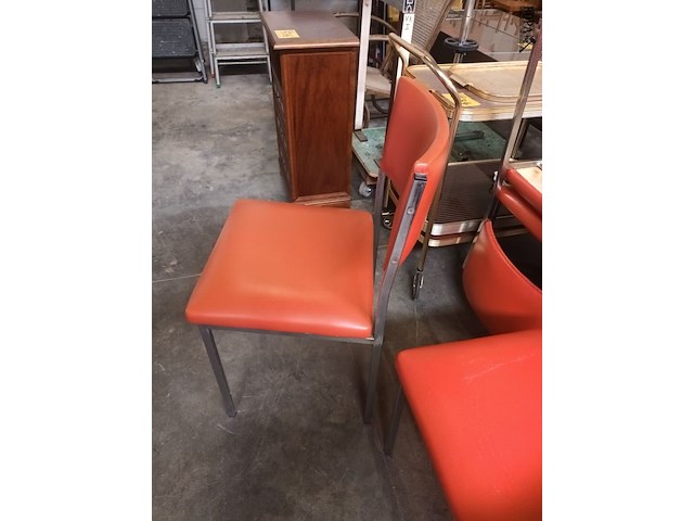 Lot 533 - keukenstoelen oranje. 6 stuks - afbeelding 4 van  4