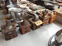 Lot 533 - koffiemolens. 5 stuks - afbeelding 1 van  4