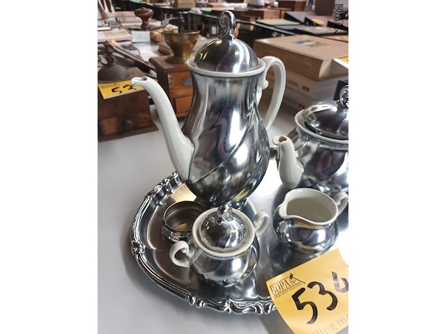 Lot 534 - koffiestel op plateau - afbeelding 2 van  3