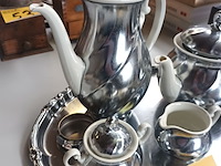 Lot 534 - koffiestel op plateau - afbeelding 2 van  3