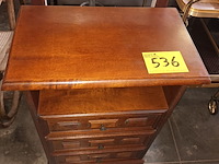 Lot 536 - kastje - afbeelding 1 van  4