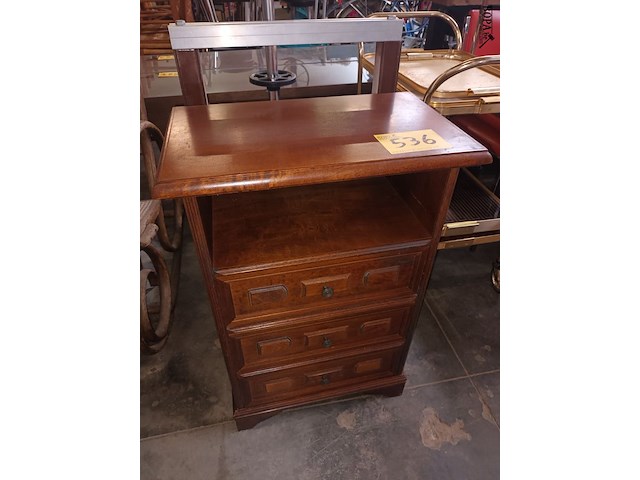 Lot 536 - kastje - afbeelding 2 van  4