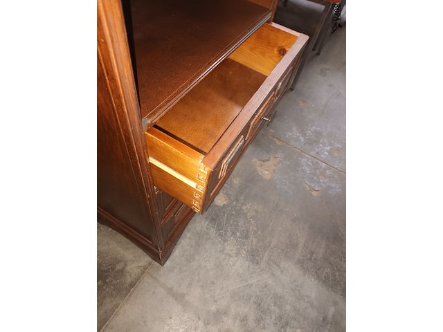 Lot 536 - kastje - afbeelding 4 van  4