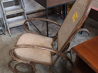Lot 537 - schommelstoel thonet stijl - afbeelding 2 van  3