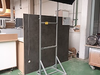 Lot 538 - infrarood verwarming op staander - afbeelding 1 van  4