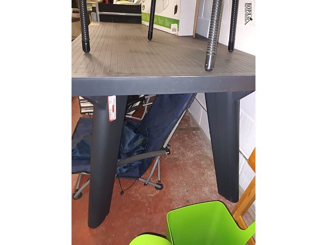 Lot 54 - allibert pvc tuintafel - afbeelding 2 van  3