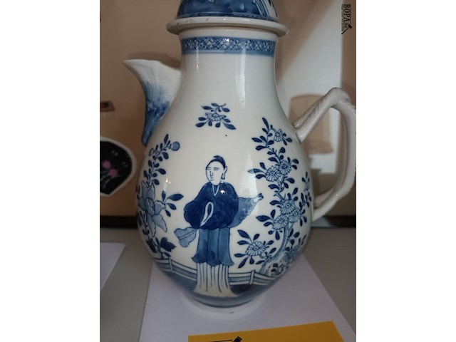 Lot 54 - antieke chinese theekan - afbeelding 2 van  6