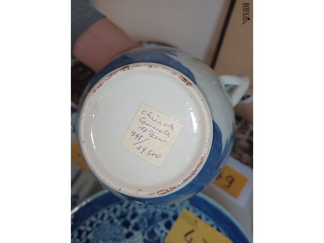 Lot 54 - antieke chinese theekan - afbeelding 5 van  6