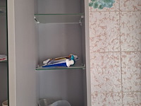 Lot 54 - badkamergerei. inhoud badkamer - afbeelding 8 van  8