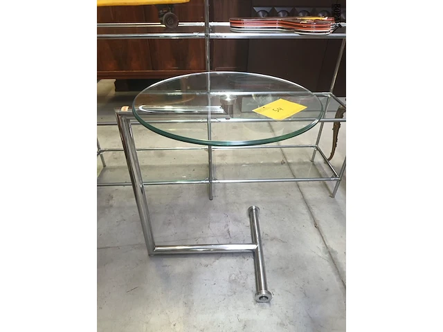 Lot 54 - bijzettafel kare design - afbeelding 1 van  5
