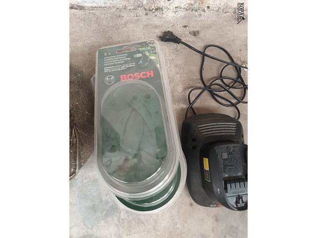 Lot 54 - bosch accu grastrimmer - afbeelding 3 van  6