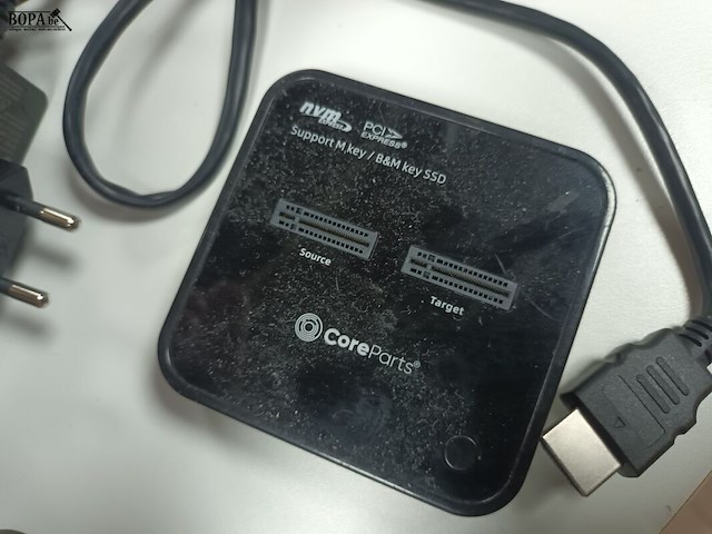 Lot 54 - computer accessoires. 5 stuks - afbeelding 4 van  7