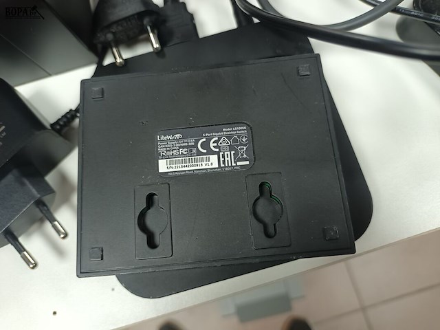 Lot 54 - computer accessoires. 5 stuks - afbeelding 5 van  7