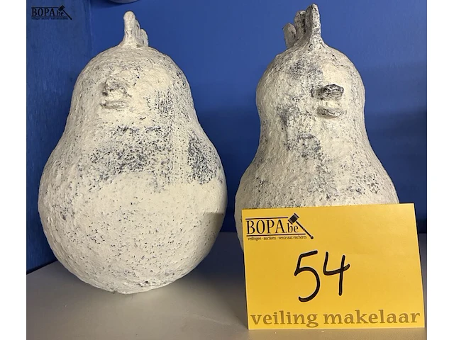 Lot 54 - decoratieve beeldjes - 2 stuks - afbeelding 1 van  2