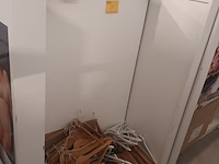 Lot 54 - dubbelzijdig winkel meubel - afbeelding 1 van  3