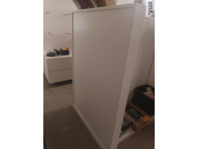 Lot 54 - dubbelzijdig winkel meubel - afbeelding 2 van  3