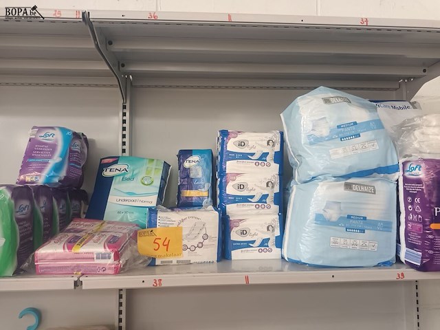 Lot 54 - hygiëne verbanden en broekjes - afbeelding 1 van  4