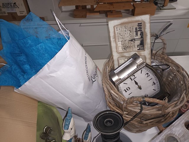 Lot 54 - lot decoratie - afbeelding 5 van  7