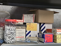 Lot 54 - lot diverse pluggen en bevestigingen - afbeelding 1 van  4