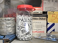 Lot 54 - lot diverse pluggen en bevestigingen - afbeelding 2 van  4