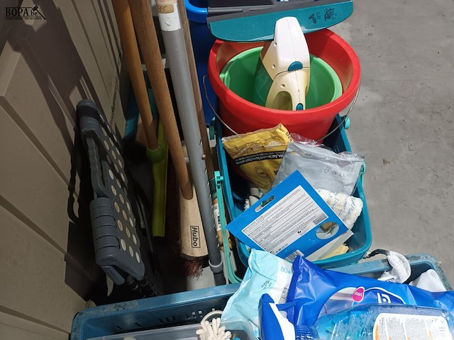 Lot 54 - lot poetsmateriaal - afbeelding 3 van  6