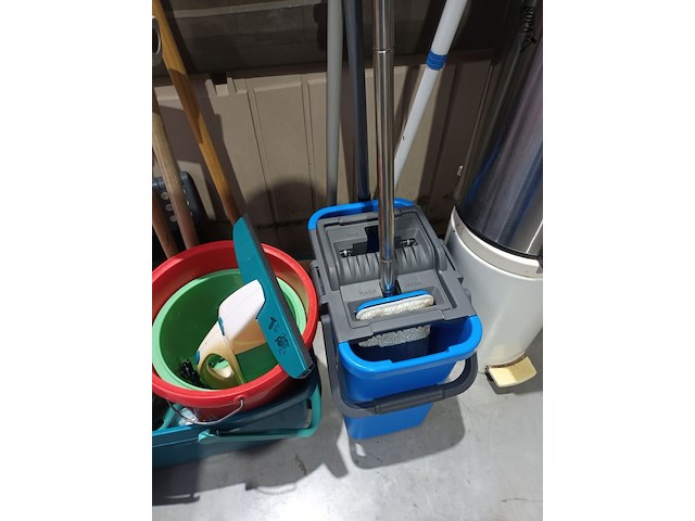 Lot 54 - lot poetsmateriaal - afbeelding 4 van  6