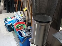 Lot 54 - lot poetsmateriaal - afbeelding 5 van  6