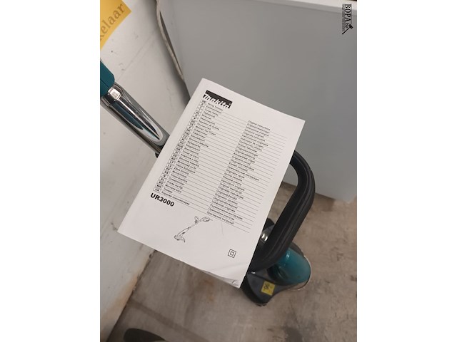 Lot 54 - makita kantenmaaier - afbeelding 2 van  4