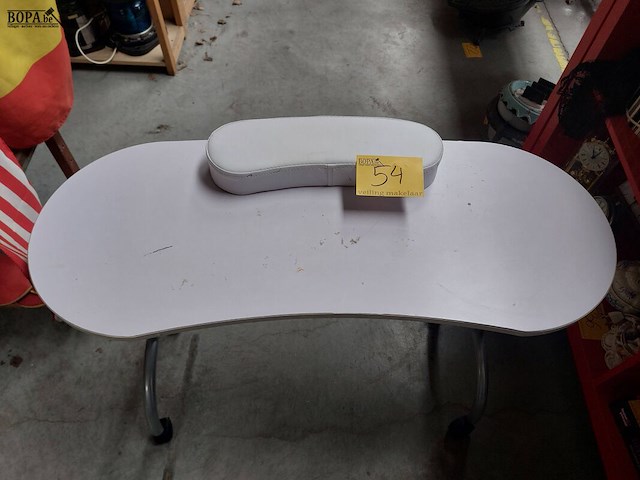 Lot 54 - manicure tafel - afbeelding 1 van  3