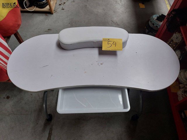 Lot 54 - manicure tafel - afbeelding 2 van  3