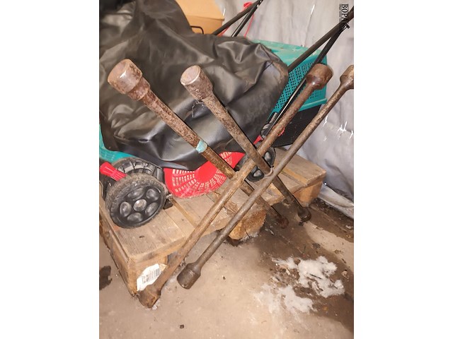 Lot 54 - materiaal voor garage. 4 stuks - afbeelding 2 van  4
