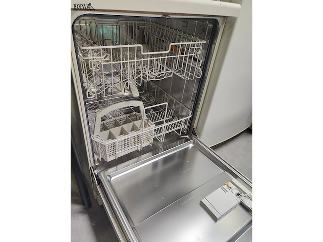 Lot 54 - miele vaatwasmachine - afbeelding 3 van  4