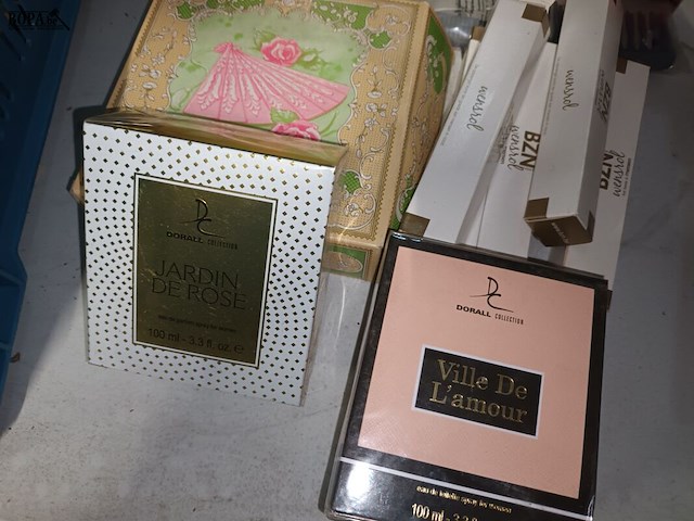 Lot 54 - persoonlijke verzorging - afbeelding 6 van  8