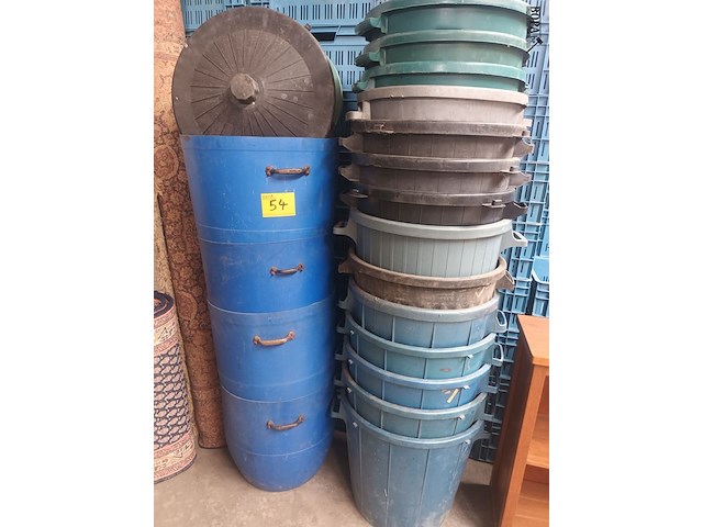 Lot 54 - plastieken kuipen. 18 stuks - afbeelding 1 van  5