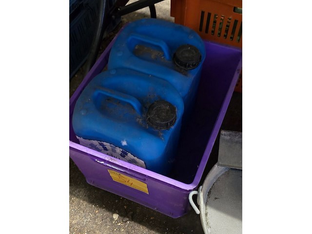 Lot 54 - professionele grill reiniger 2 x 12 kg - afbeelding 1 van  3