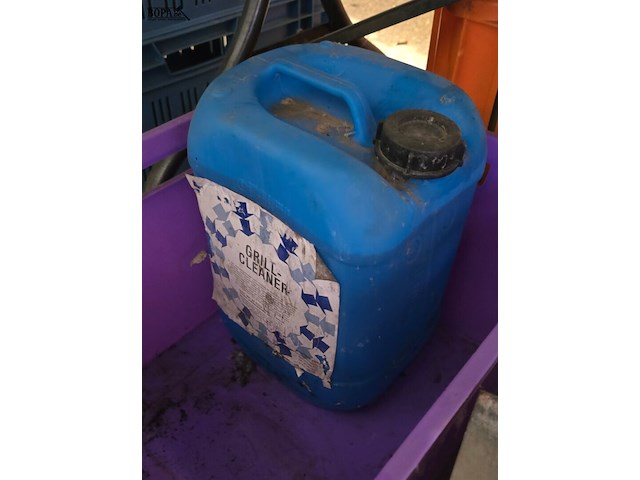 Lot 54 - professionele grill reiniger 2 x 12 kg - afbeelding 3 van  3