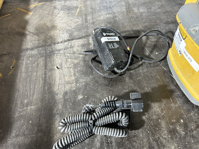 Lot 54 - spectra precision laser gl720 - afbeelding 4 van  6