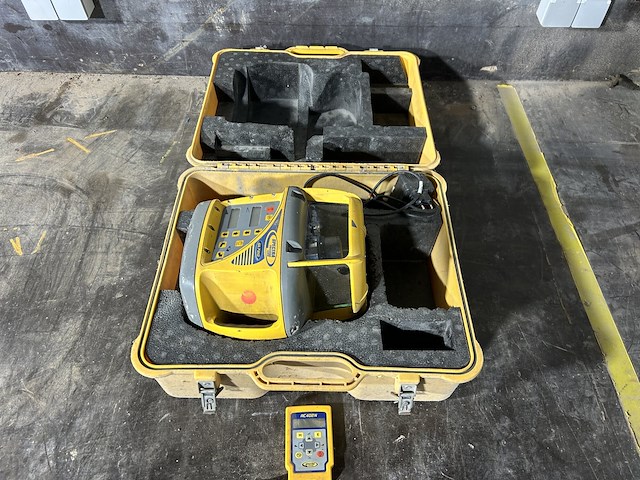 Lot 54 - spectra precision laser gl720 - afbeelding 6 van  6