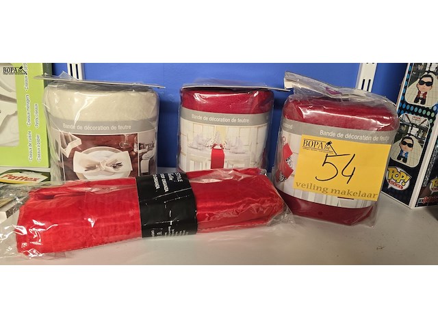 Lot 54 - vilten deco banden 3 stuks + pak organza stof - afbeelding 1 van  3