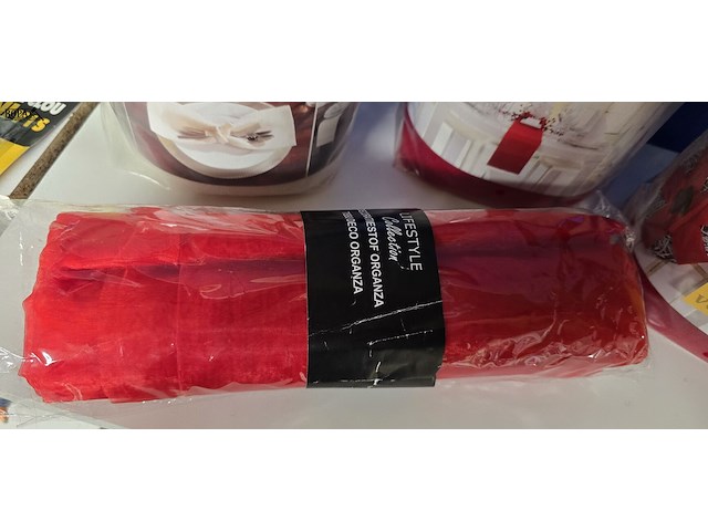 Lot 54 - vilten deco banden 3 stuks + pak organza stof - afbeelding 3 van  3