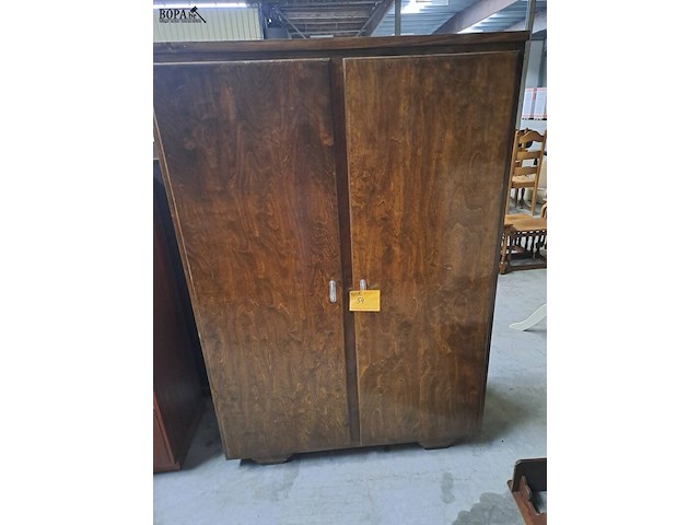 Lot 54 - vintage 2-deurs kast - glanzend houtfineer - afbeelding 2 van  3